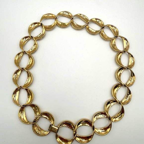 Vintage Napier Cream Enamel & Gold Tone Necklace | 16” | Signed Runway Look - Picture 7 of 9
